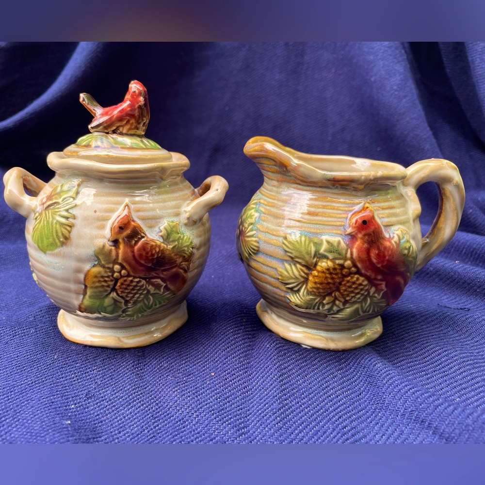 Tii Collections Ceramic Cardinal Cream and Sugar With Bird on Lid Christmas